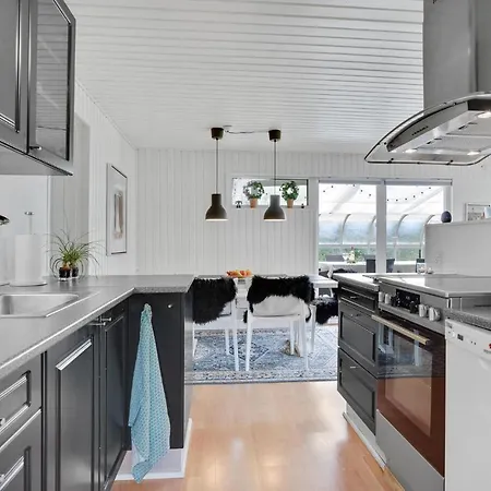 Holiday home 3 Bedroom Awesome In Hejls