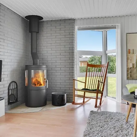 3 Bedroom Awesome In Holiday home Hejls